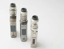 A rischio per consumo di alcol 8 milioni di italiani, boom delle e-cig